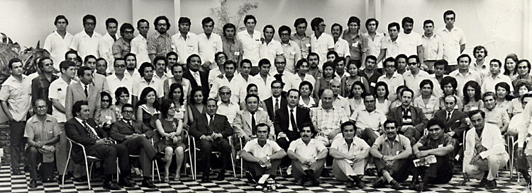 PRIMERA PROMOCI�N y PROFESORES, 1974